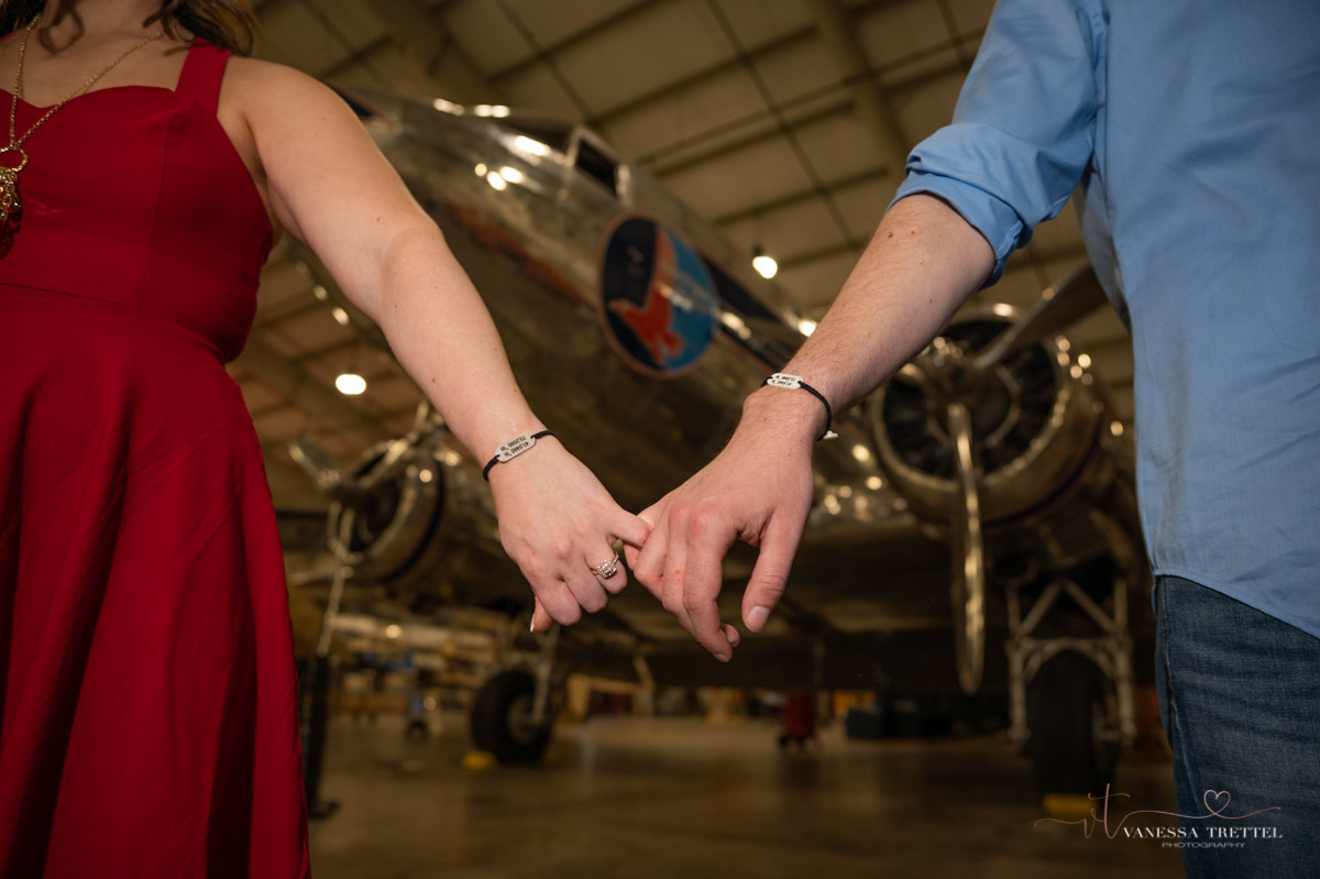 airplane engagement photo
New England Air Museum
engagement photographer
engagement photography airplane
Vanessa Trettel Photography