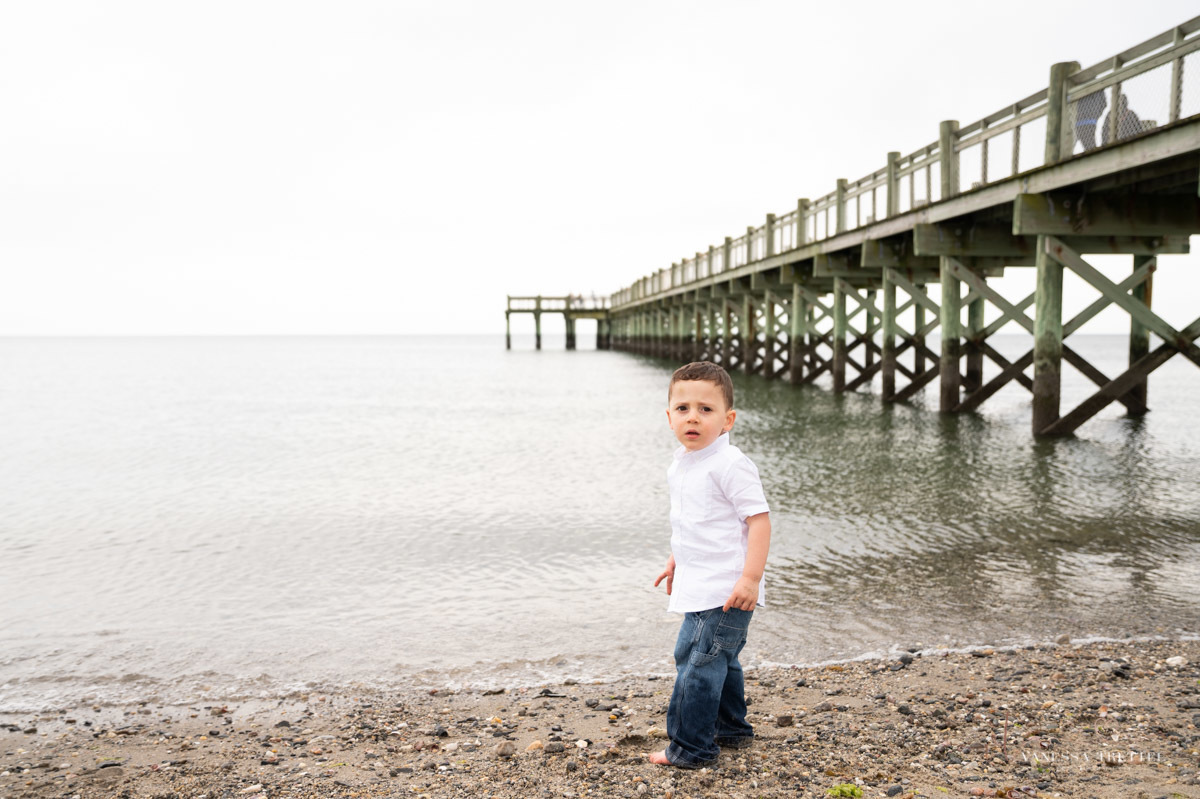 family photography in the beach
Milford Beach, CT photos
Vanessa Trettel Photography
family photographer in CT 