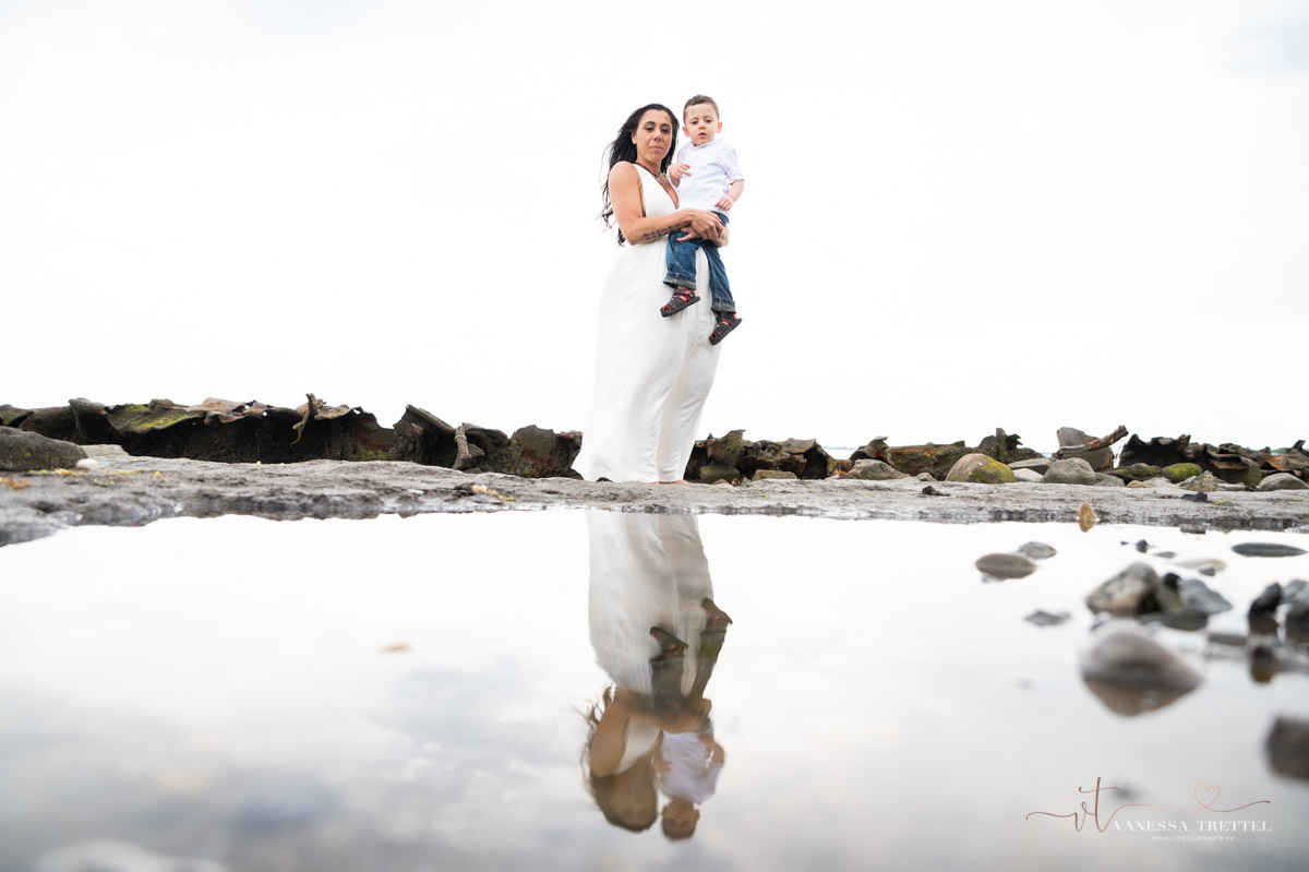 family photography in the beach
Milford Beach, CT photos
Vanessa Trettel Photography
family photographer in CT 