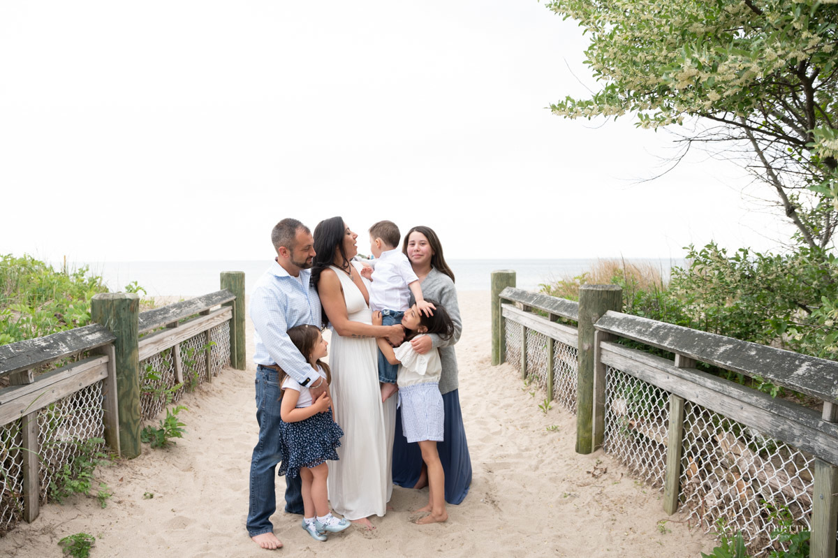 family photography in the beach
Milford Beach, CT photos
Vanessa Trettel Photography
family photographer in CT 