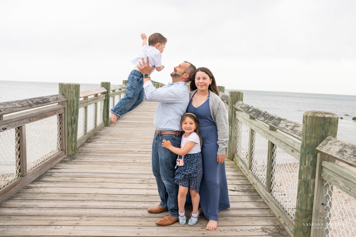 family photography in the beach
Milford Beach, CT photos
Vanessa Trettel Photography
family photographer in CT 