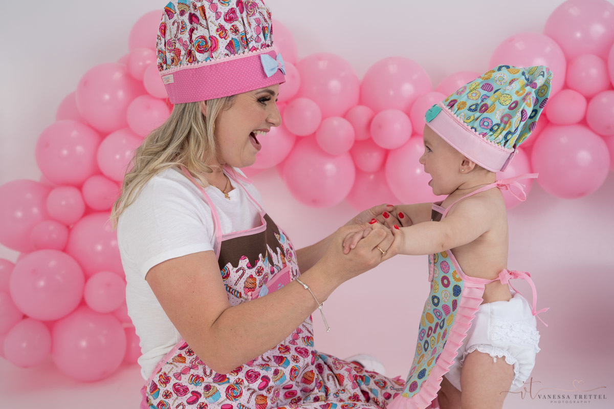 first year photographer
cake smash photography
Girl 1st birthday in the studio
smash cake butterfly decor idea
Vanessa Trettel Photography
pink balloon garland
candy one year decor
baby photographer in CT