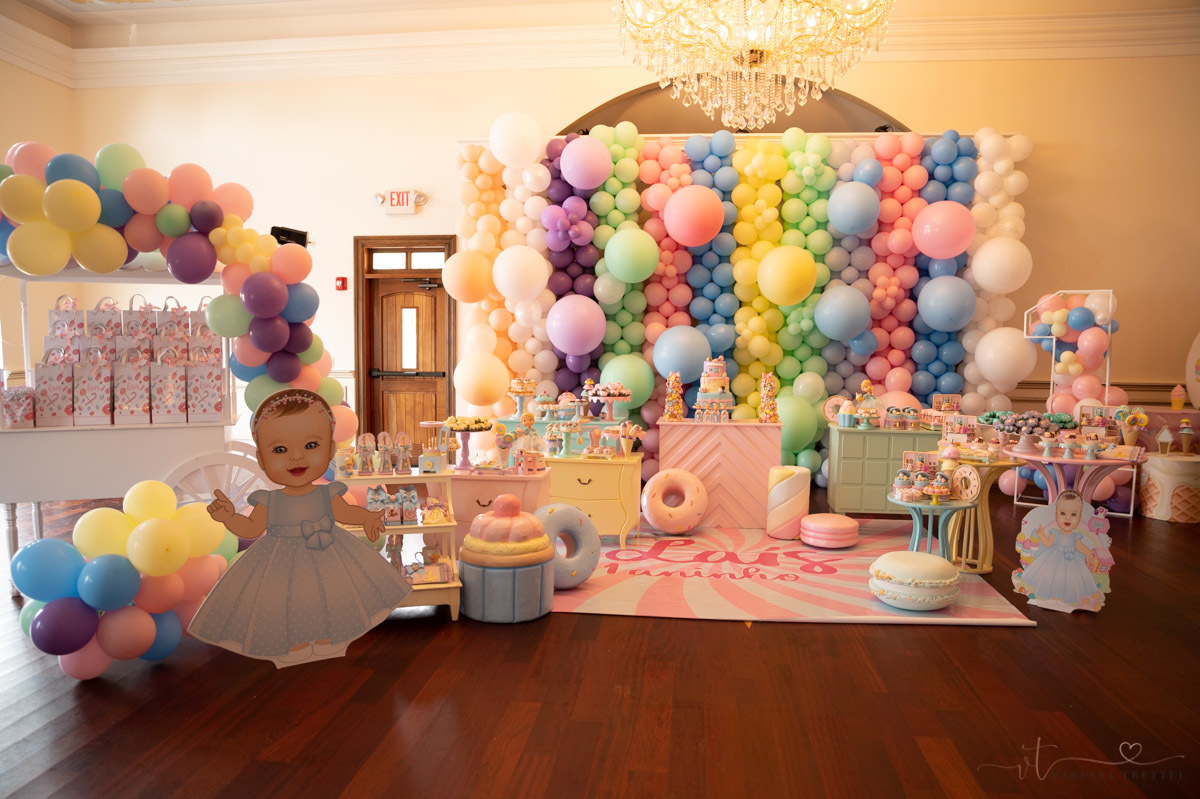 1st year birthday party
1st year photos
candy photography
Vanessa Trettel Photography
family photographer