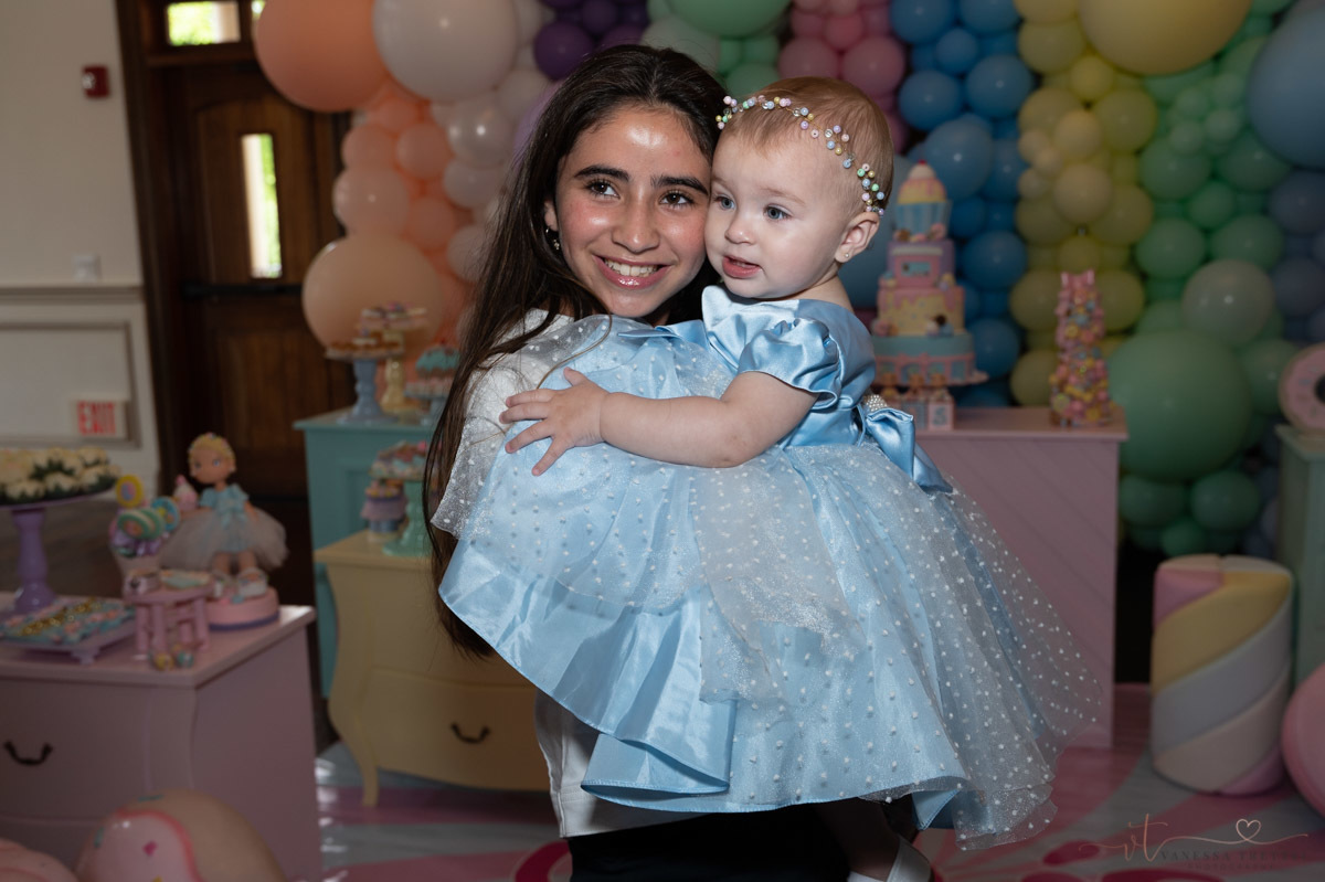 1st year birthday party
1st year photos
candy photography
Vanessa Trettel Photography
family photographer