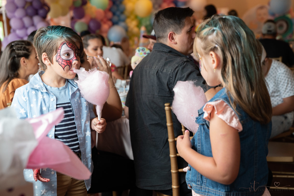 1st year birthday party
1st year photos
candy photography
Vanessa Trettel Photography
family photographer