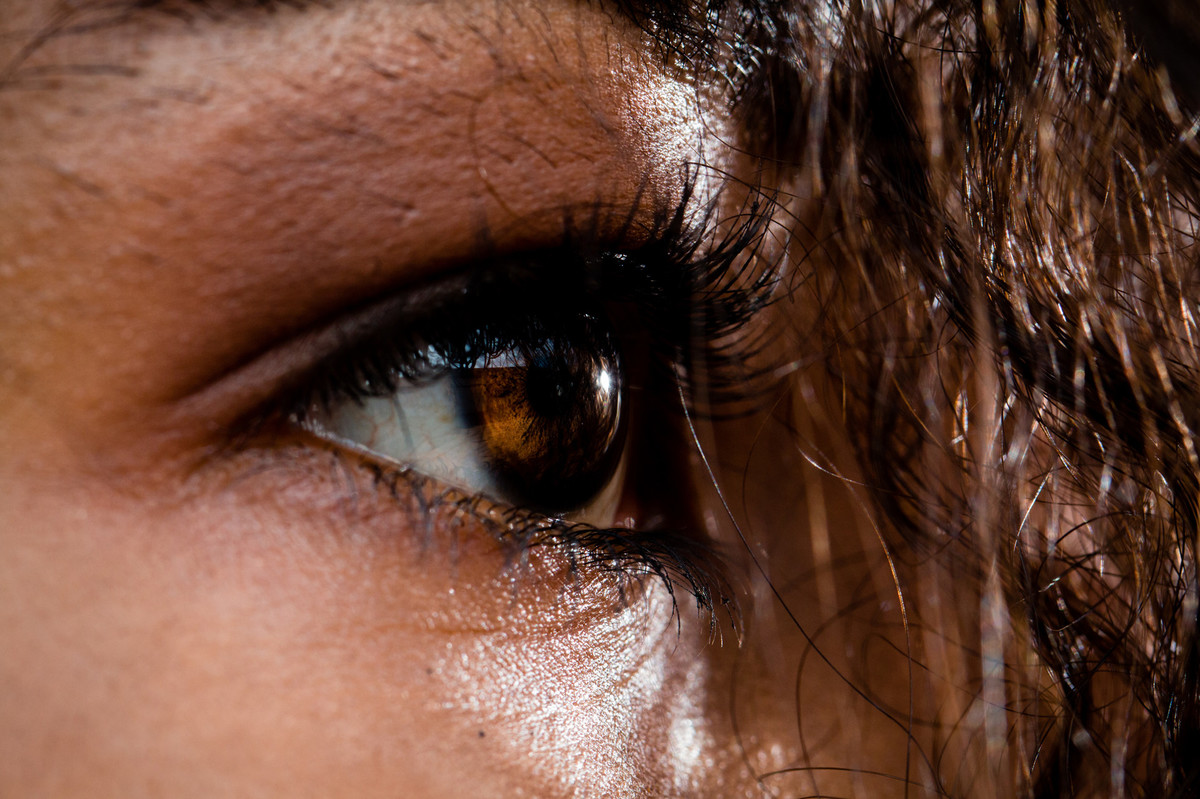 Um olhar tao centrado para que foce bem fotografada para seu book de 15 anos