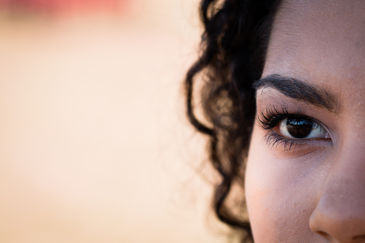 Um olhar tao centrado para que foce bem fotografada para seu book de 15 anos