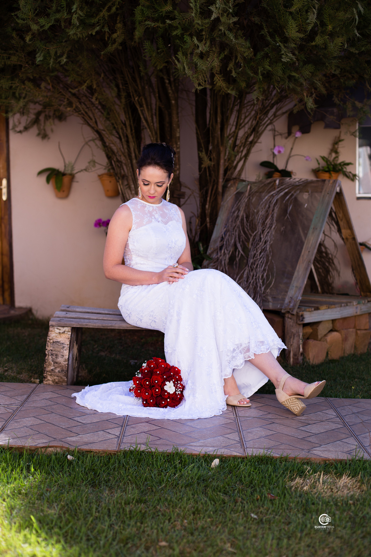 buquê de flores com uma noiva linda