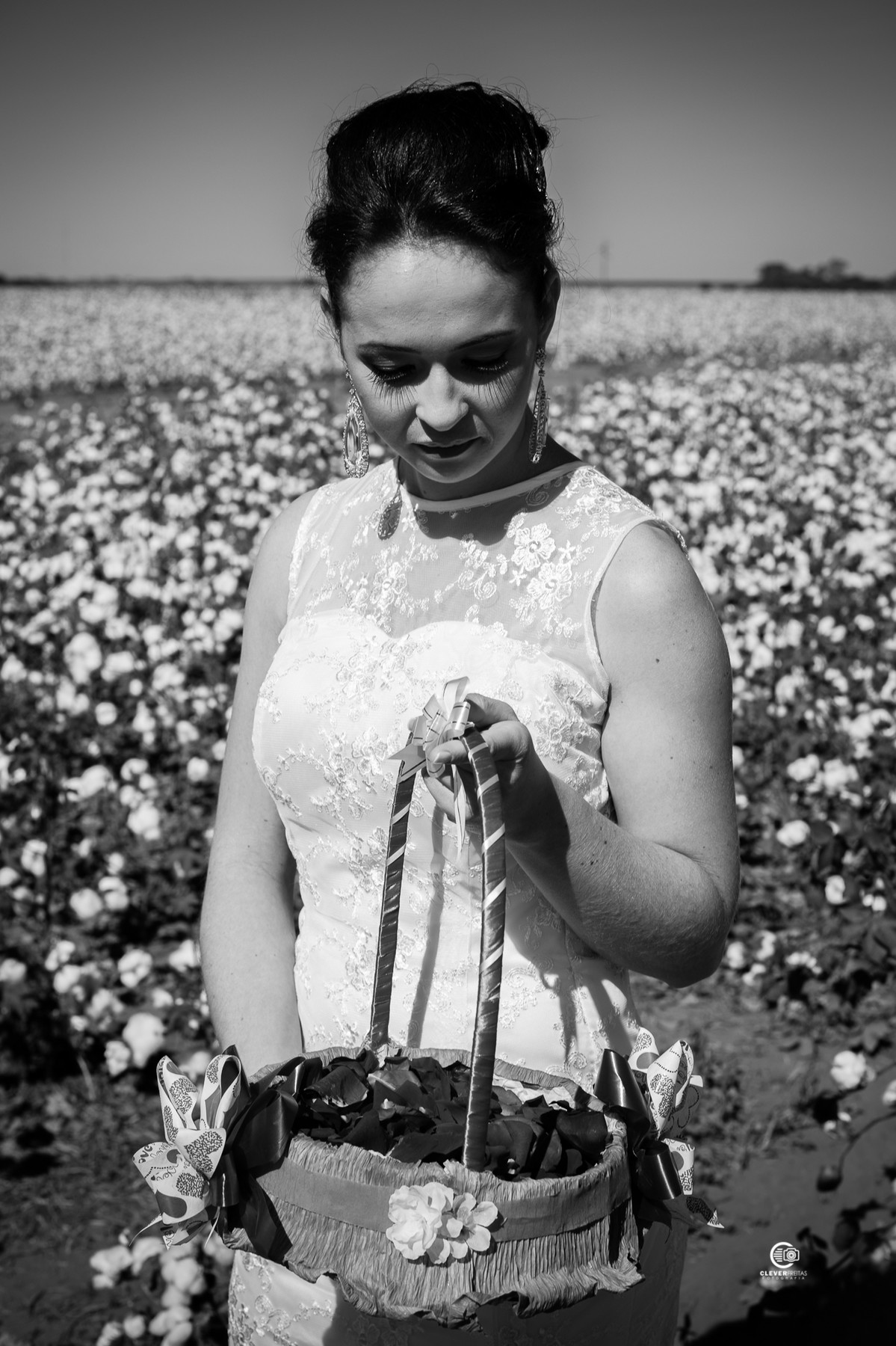 Fotografia de noiva em plantação de algodão em Campo Verde MT