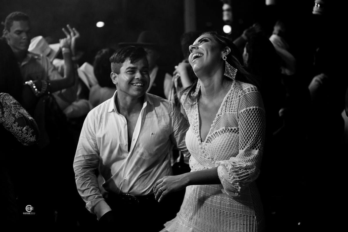 Na cidade de Rondonopolis mt a fotografia de casamento country e lindo.