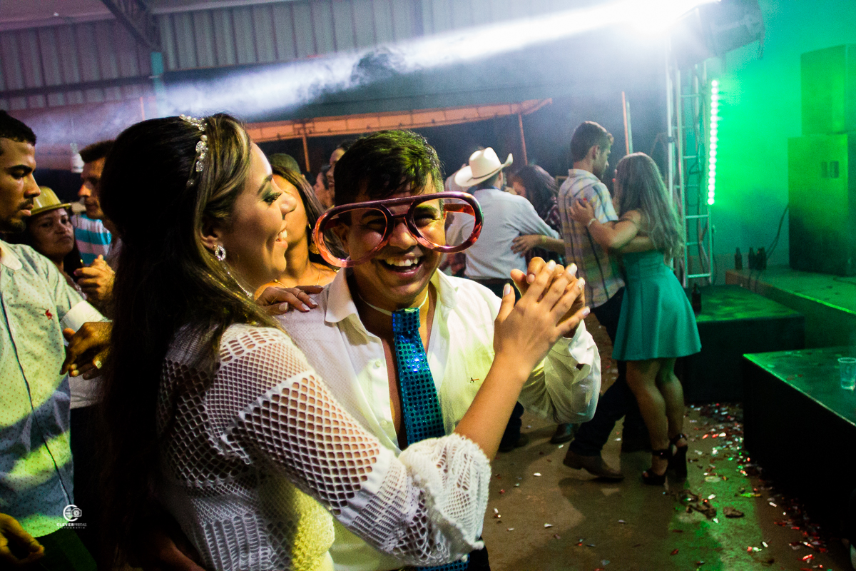 Na cidade de Rondonopolis mt a fotografia de casamento country e lindo.