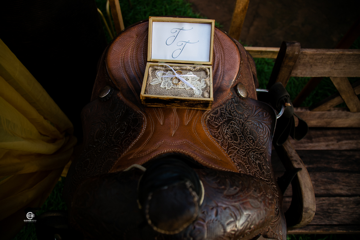 Na cidade de Rondonopolis mt a fotografia de casamento country e lindo.