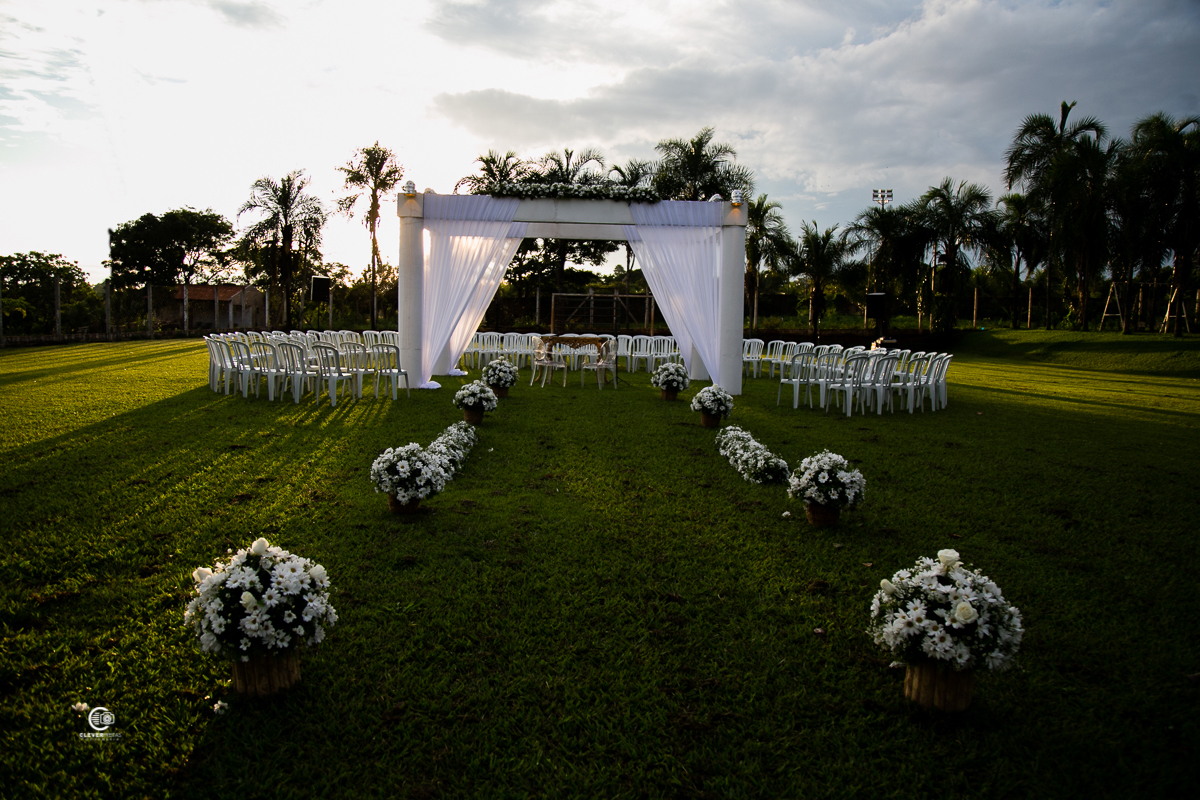 Na cidade de Rondonopolis mt a fotografia de casamento country e lindo.