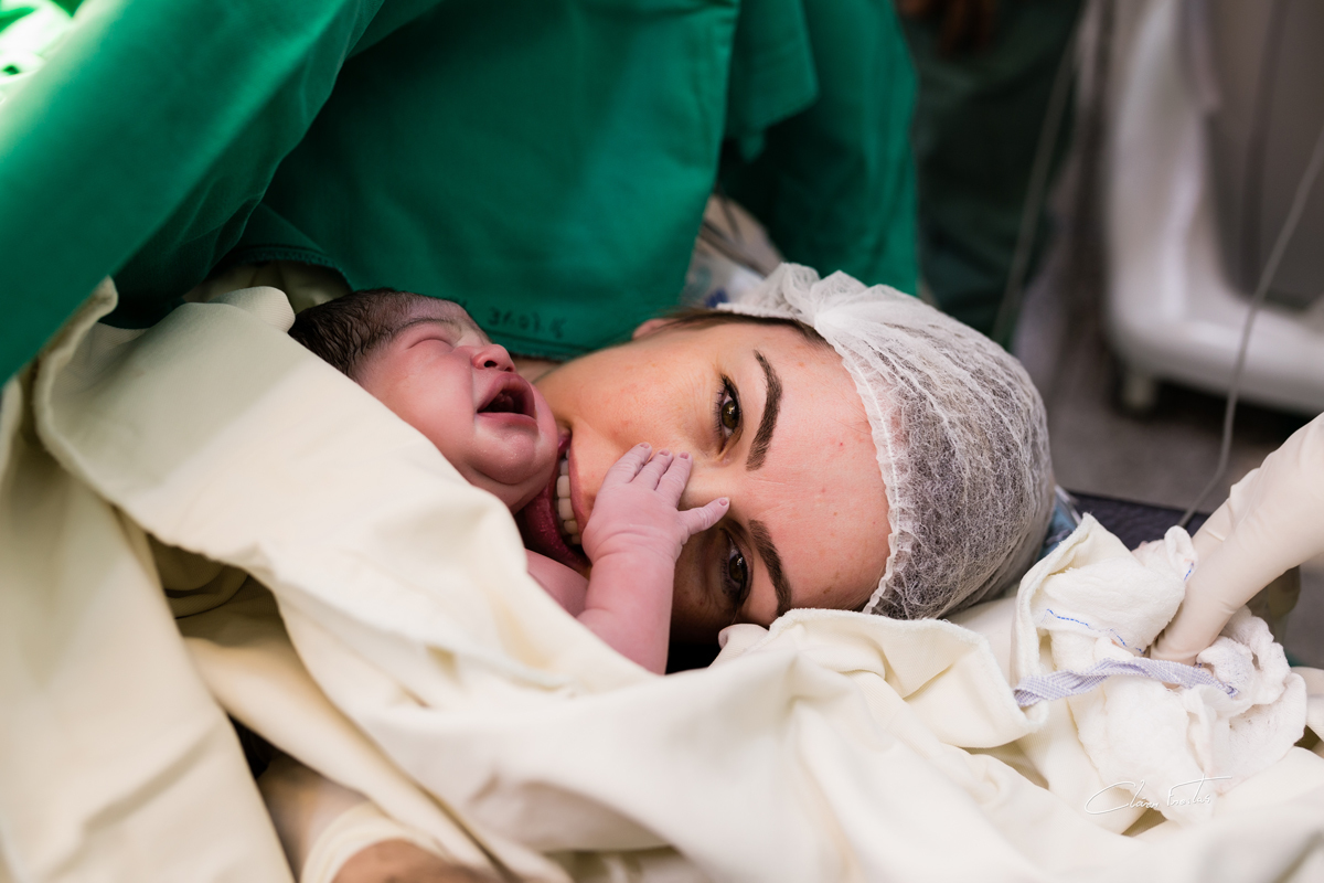 Parto cesariana e comemorando em família Fotografo de familiares e partos em Rondonópolis MT