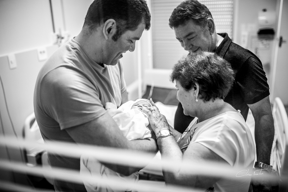 Fotografo: Cléver Freitas Mamãe: Greice Daniele Papai: Erik Valeriano Filha: Isabela Obstetra: Larissa Fonseca - Pediatra: Rafael Almeida - Parto nascimento 