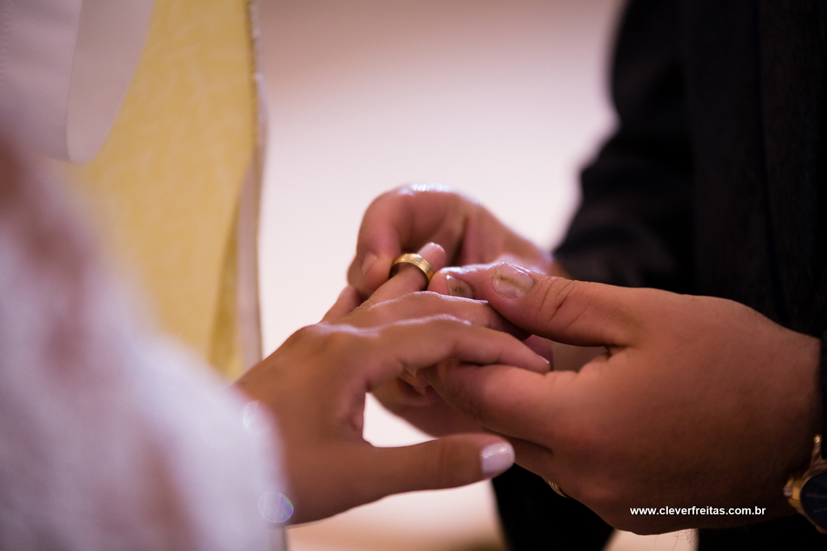 Rondonópolis Mato Groso MT Decoração: Eliane Viana Assessoria + cerimonial: Lia Local de eventos: Igreja capela Rosa Mística Fotografia de casamento: Clever Freitas