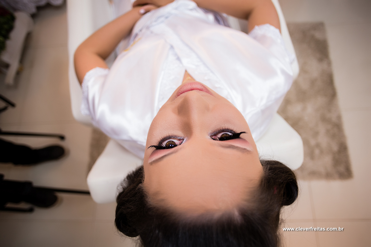 Fotografia: Cléver Freitas Maquiagem e cabelo: Lapidare Beauty Care Sapato da noiva: Arezzo Vestido de noiva: Sirlei Libanio Rondonópolis Mato Groso MT