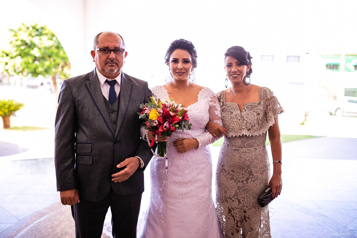 Entrada da noiva na igreja Santa Cruz