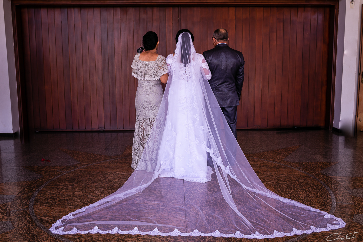 Entrada da noiva na igreja Santa Cruz