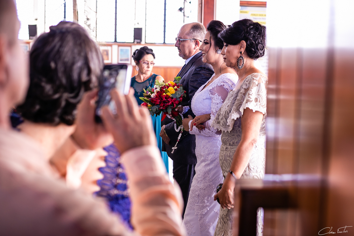 Entrada da noiva na igreja Santa Cruz