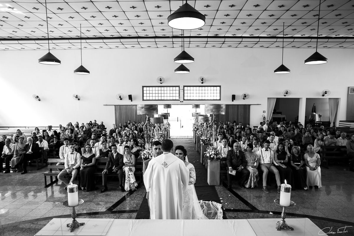 Casamento que foi realizado na Igreja Santa Crus em Rondonópolis MT