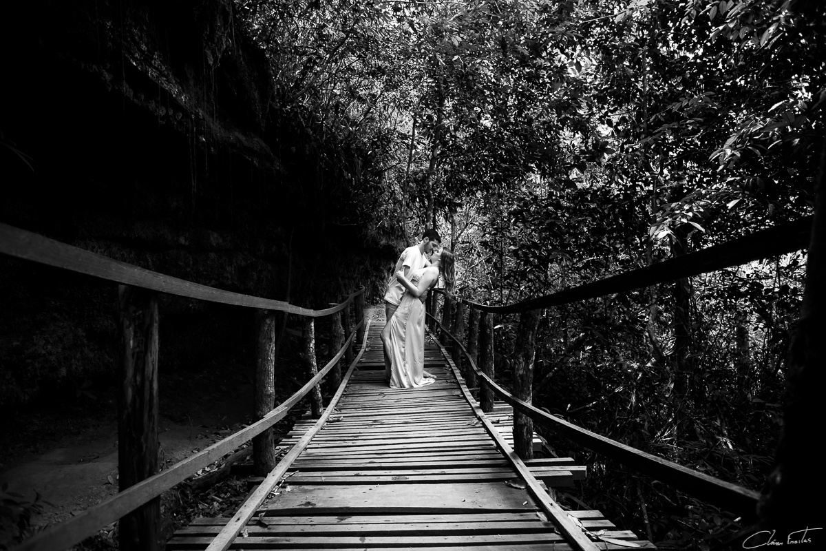 cachoeira do marimbondo pre weddin Chapada dos Guimarães - MT preto e branco