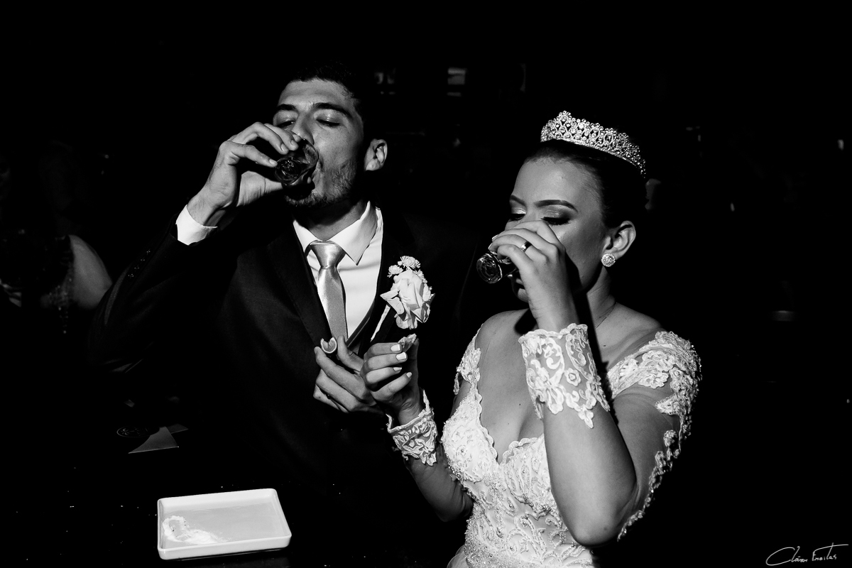 Capela N.S Rosa Mística Mato Grosso Rondonópolis-MT casamento Suzany e Igor  - Making of  do Noivo no goyano barbershop em Rondonópolis MT -  Making of da Noiva Suzany no Hotel Rios e sua Maquiadora Cristiana Almeida Makeup