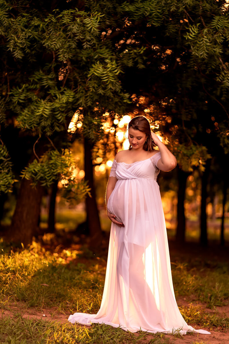gestante-emanuelle-por-do-sol-espaço-bem-viver-ar-livre-Rondonópolis-mt-fotografia-de-família-gestação-Cléver-Freitas