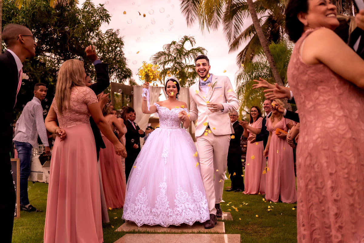 casamento-no-por-do-sol-wedding-renata-e-guilherme-rondonopolis-mt-fotografo-de-casamento-atardecer-noiva-linda-