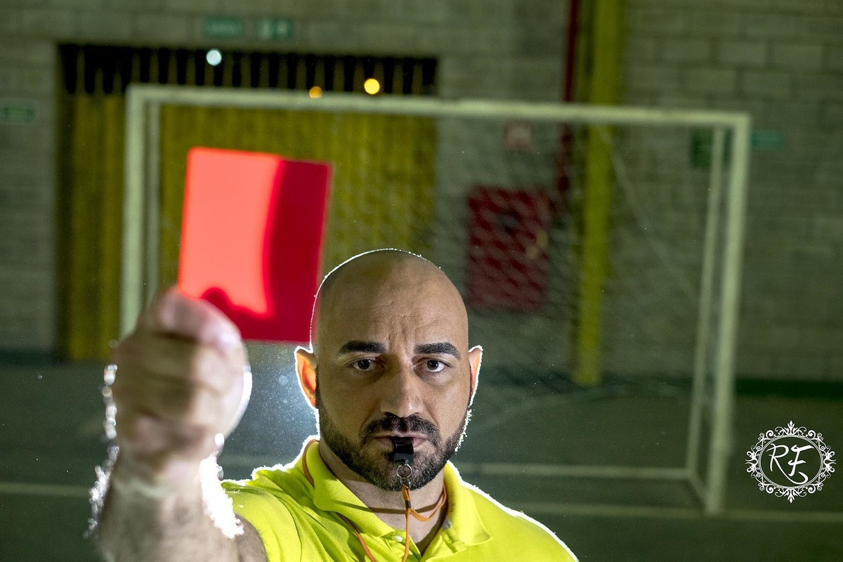 Dayvid Tionas Caratinga cartão vermelho