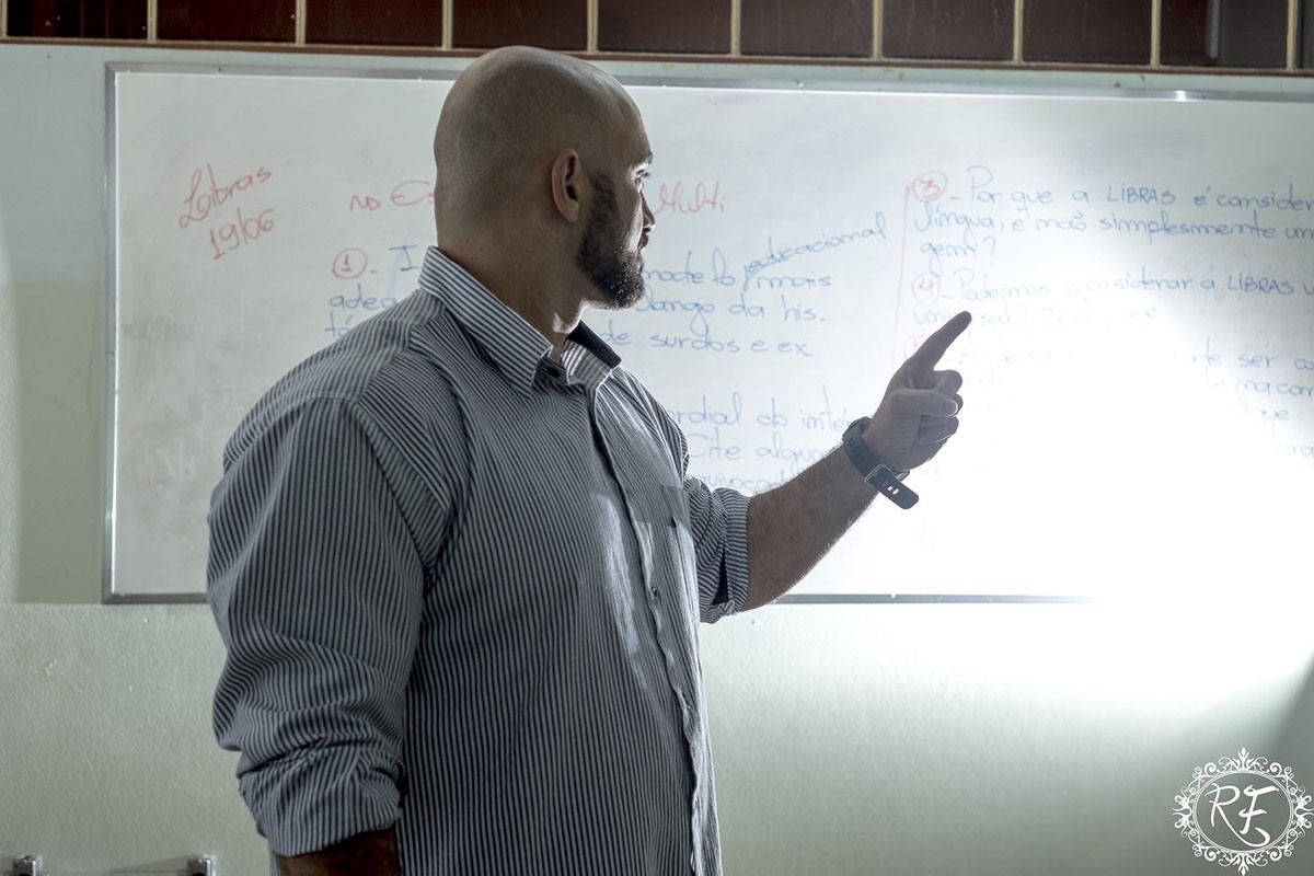 Dayvid Tionas Caratinga educação