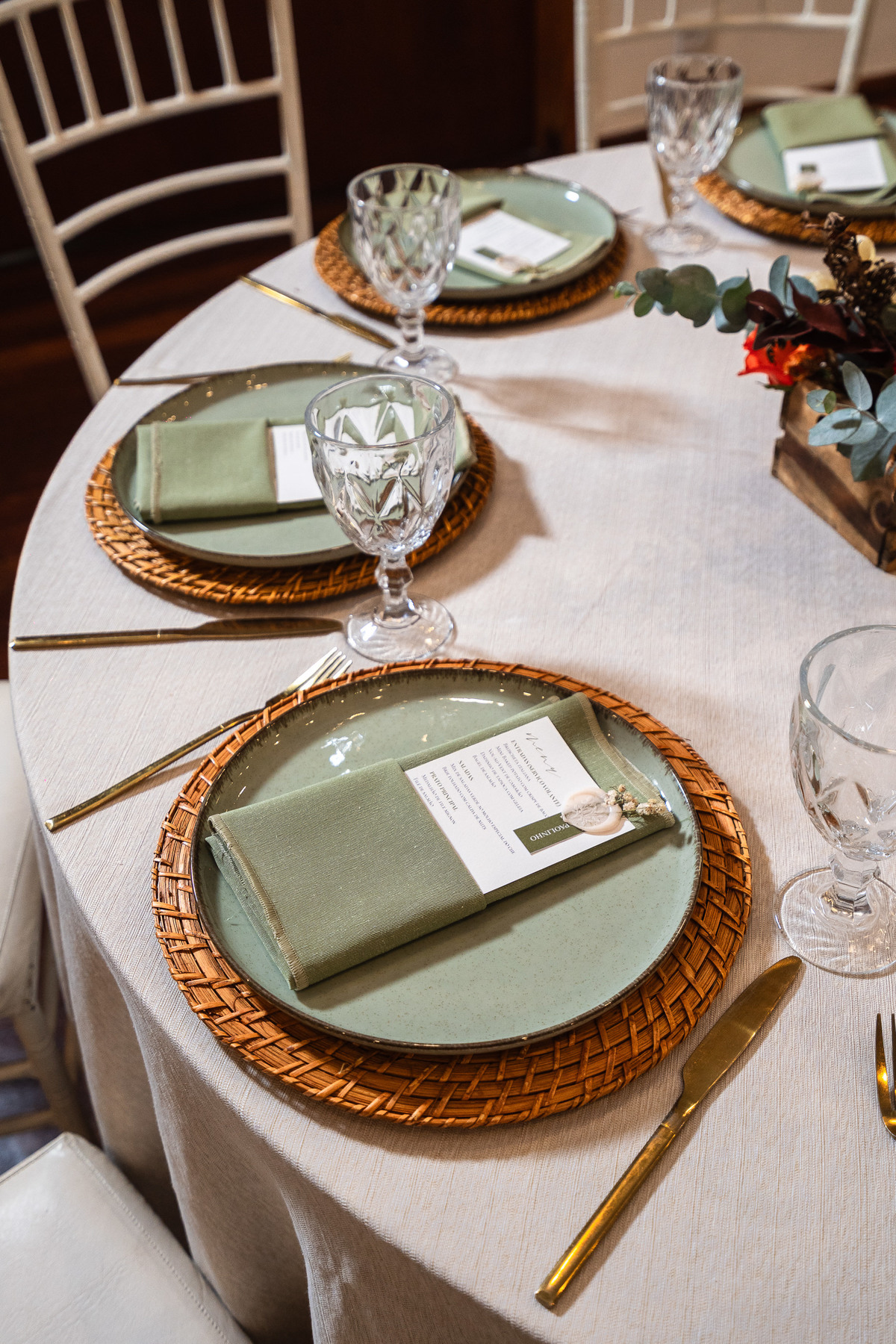 Foto do detalhe da louça do casamento.