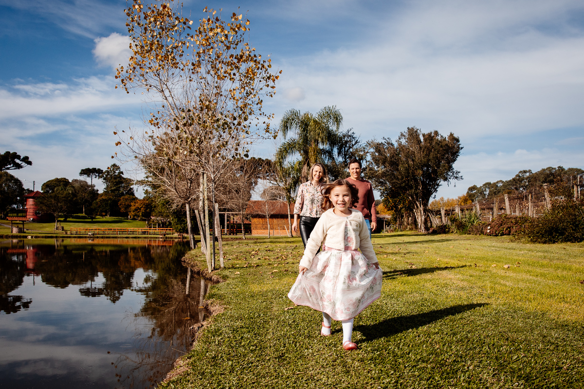 crianças infantil aline bortolini fotografia fotógrafa em garibaldi fotografia garibaldi fotografia externa fotos em família fotografia infantil vale dos vinhedos serra gaúcha porto seguro amor e afeto Essência porto seguro, virtudes, lar, família 