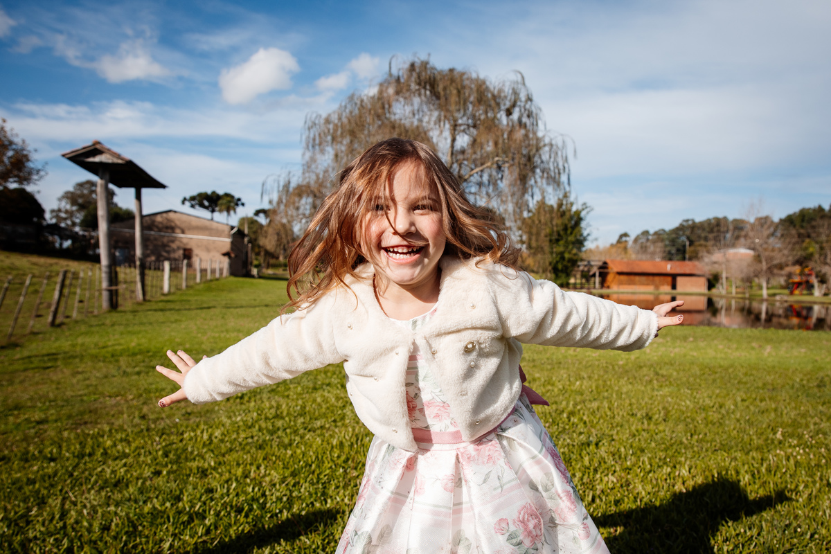 crianças infantil aline bortolini fotografia fotógrafa em garibaldi fotografia garibaldi fotografia externa fotos em família fotografia infantil vale dos vinhedos serra gaúcha porto seguro amor e afeto Essência porto seguro, virtudes, lar, família 