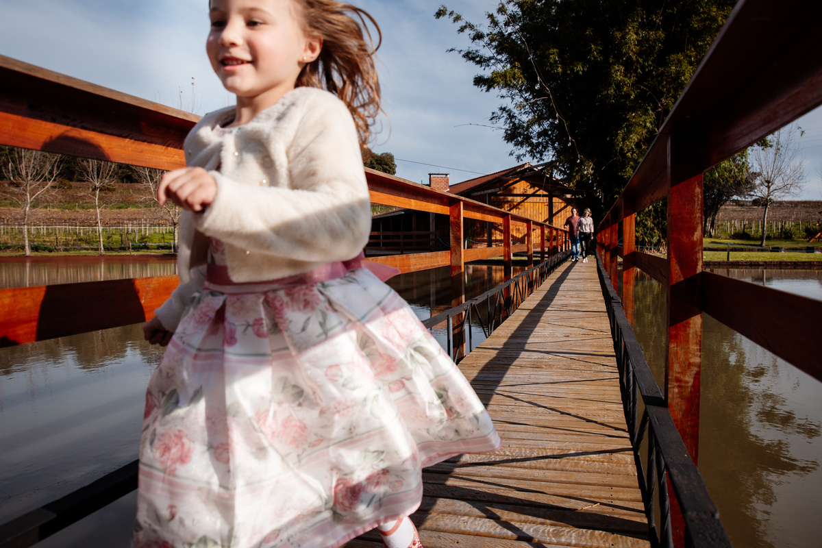 crianças infantil aline bortolini fotografia fotógrafa em garibaldi fotografia garibaldi fotografia externa fotos em família fotografia infantil vale dos vinhedos serra gaúcha porto seguro amor e afeto Essência porto seguro, virtudes, lar, família 