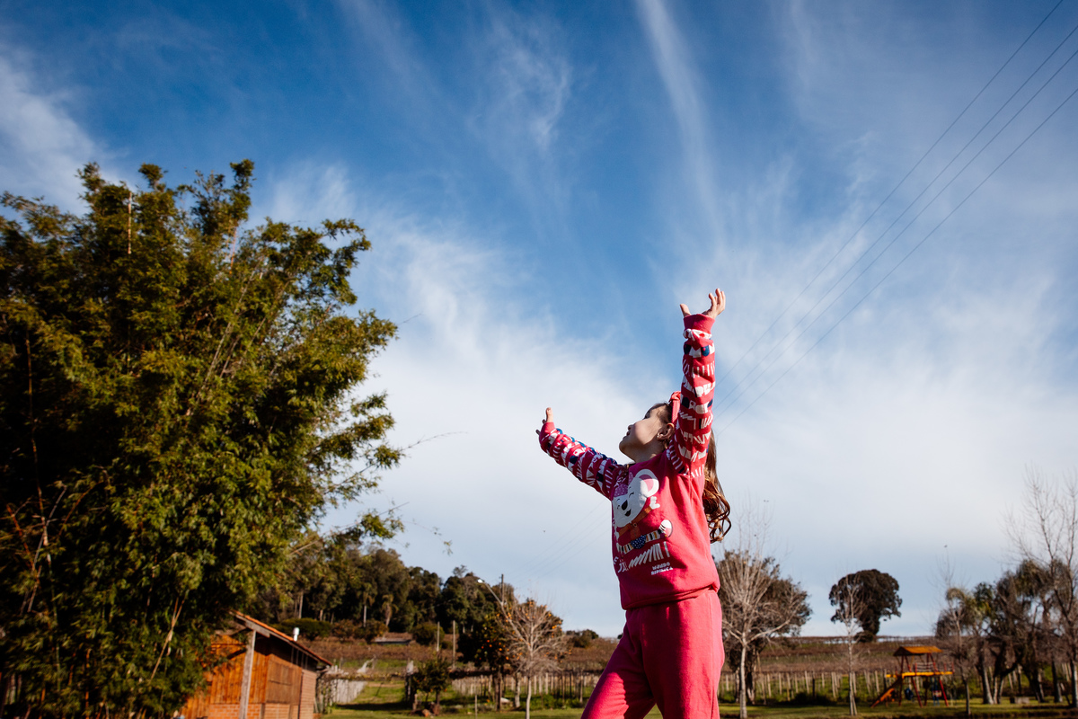 crianças infantil aline bortolini fotografia fotógrafa em garibaldi fotografia garibaldi fotografia externa fotos em família fotografia infantil vale dos vinhedos serra gaúcha porto seguro amor e afeto Essência porto seguro, virtudes, lar, família 