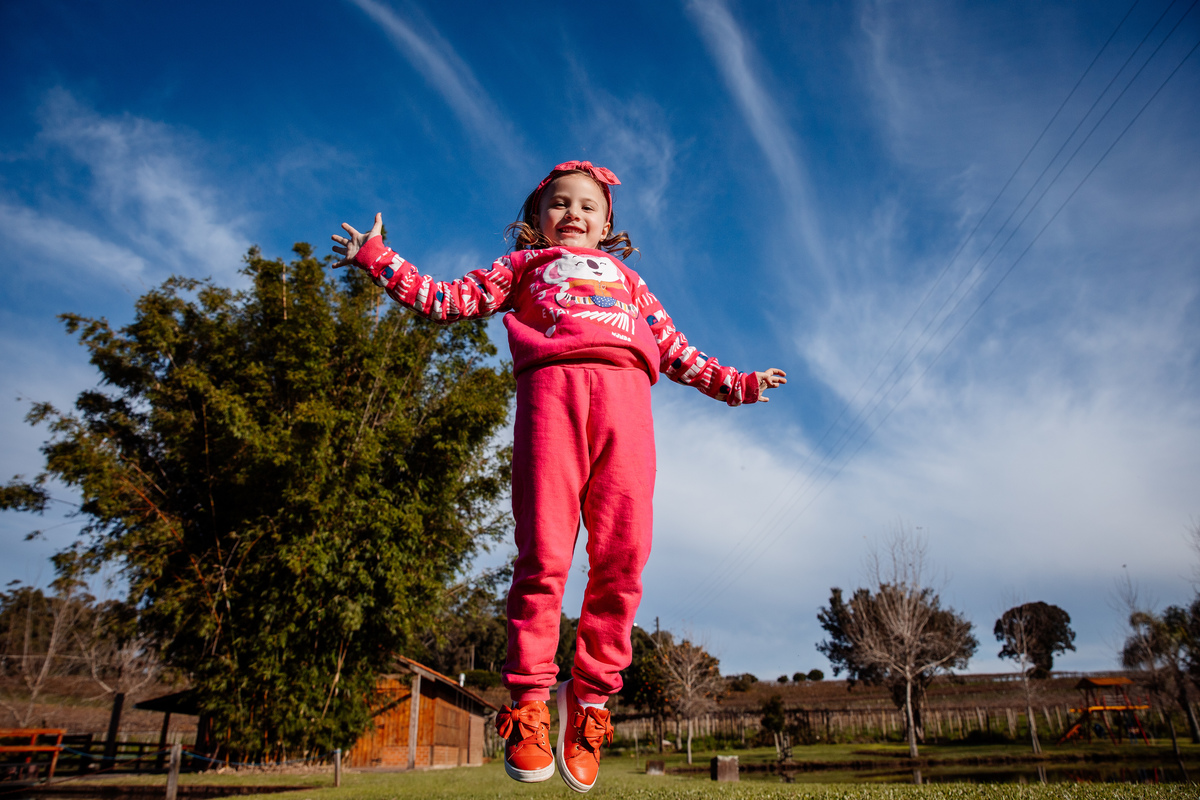 crianças infantil aline bortolini fotografia fotógrafa em garibaldi fotografia garibaldi fotografia externa fotos em família fotografia infantil vale dos vinhedos serra gaúcha porto seguro amor e afeto Essência porto seguro, virtudes, lar, família 