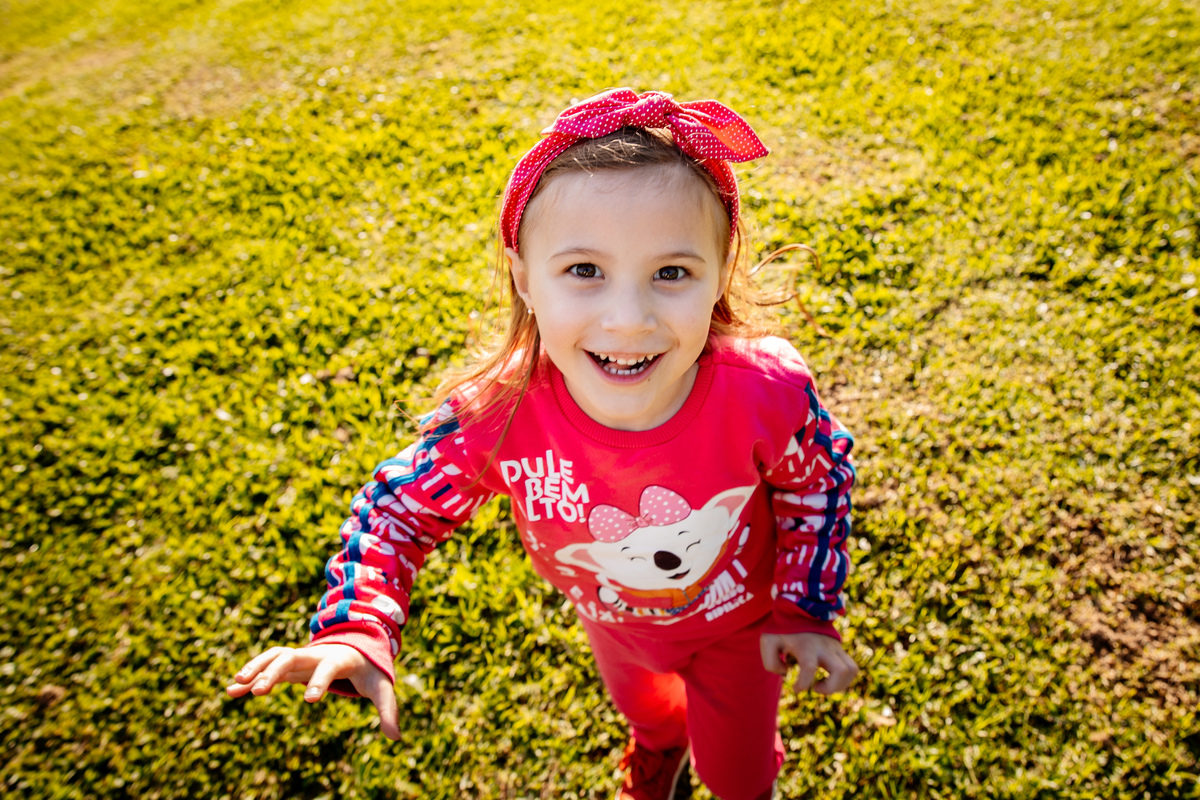 crianças infantil aline bortolini fotografia fotógrafa em garibaldi fotografia garibaldi fotografia externa fotos em família fotografia infantil vale dos vinhedos serra gaúcha porto seguro amor e afeto Essência porto seguro, virtudes, lar, família 