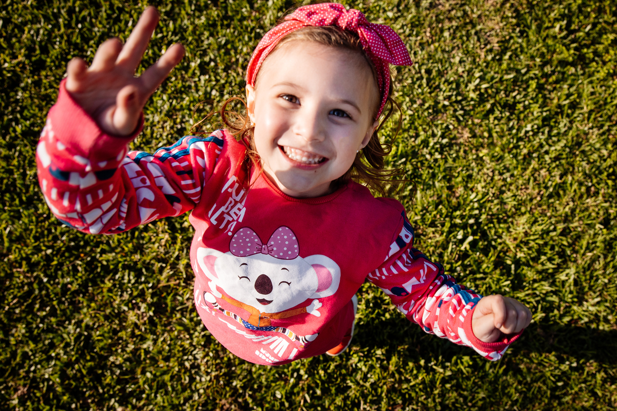 crianças infantil aline bortolini fotografia fotógrafa em garibaldi fotografia garibaldi fotografia externa fotos em família fotografia infantil vale dos vinhedos serra gaúcha porto seguro amor e afeto Essência porto seguro, virtudes, lar, família 