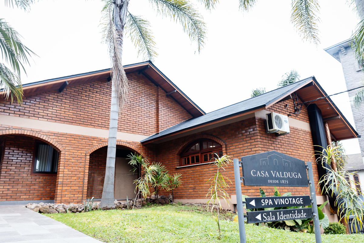 Aline Bortolini Fotografia
Fotógrafo no vale dos vinhedos
Case na Serra Gaúcha
casamento em Garibaldi bodas casa valduga vale dos vinhedos 