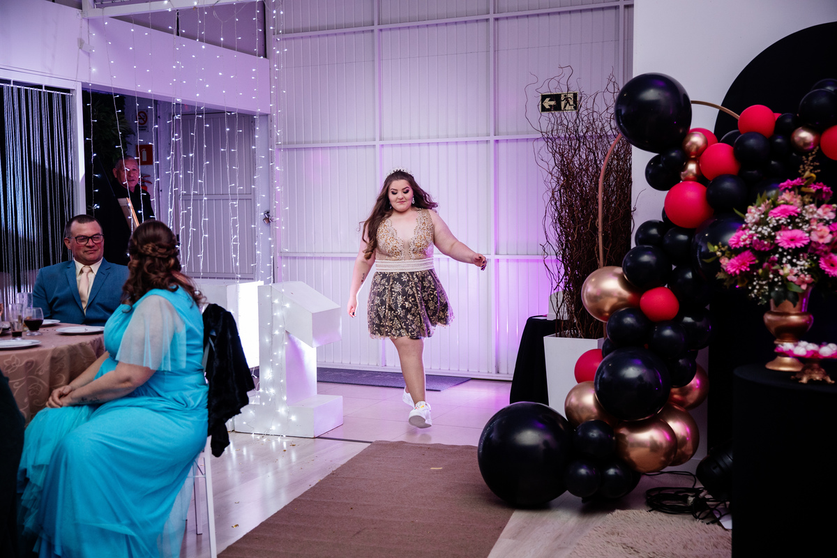 dos sonhos 15 anos menina moça debutante book festa de 15 15 anos fotografia de 15 anos fotografia de eventos garibaldi bento gonçalves sentimento essência vida vestido de 15 