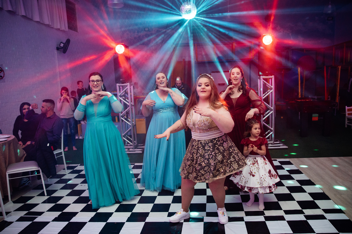 dos sonhos 15 anos menina moça debutante book festa de 15 15 anos fotografia de 15 anos fotografia de eventos garibaldi bento gonçalves sentimento essência vida vestido de 15 