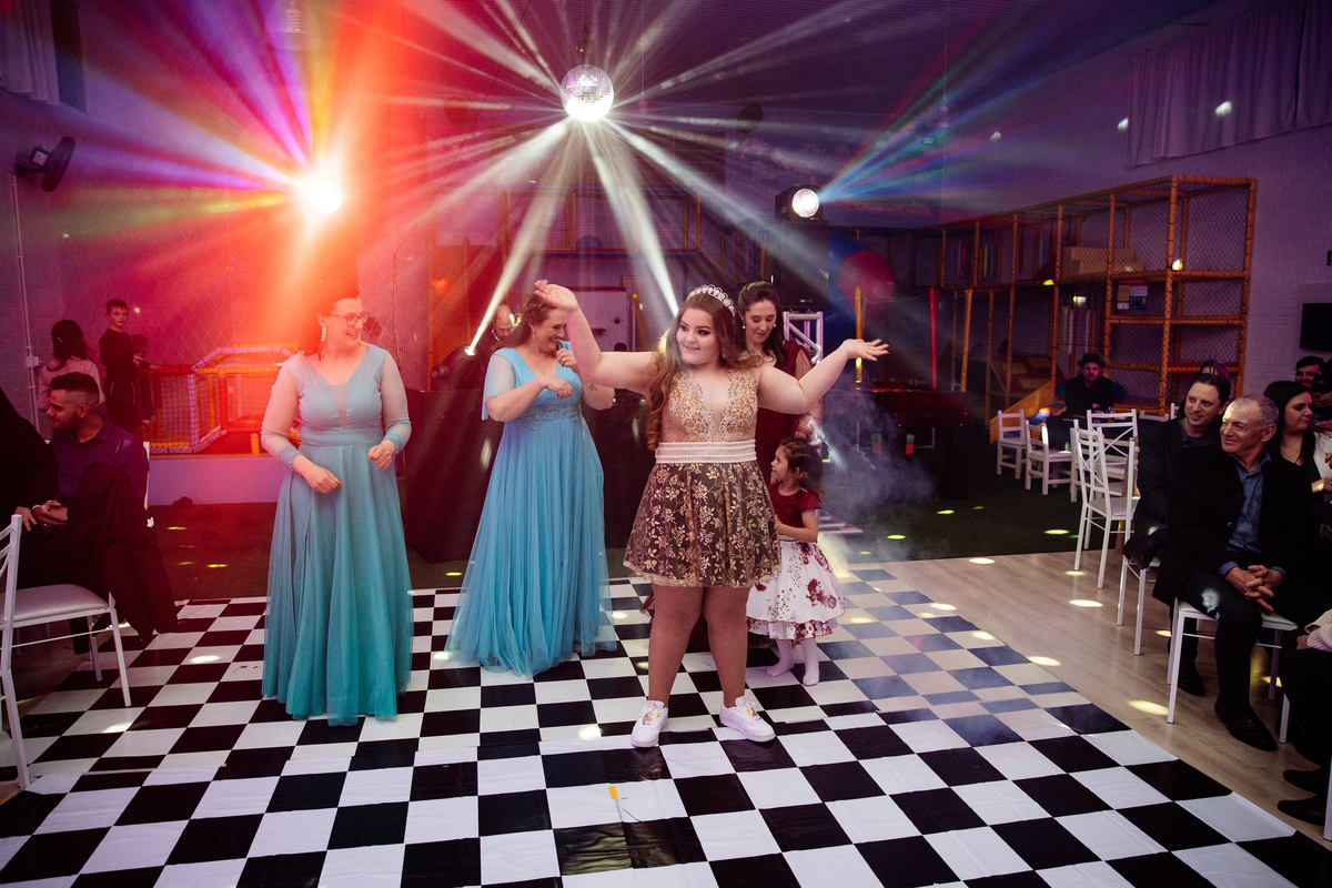 dos sonhos 15 anos menina moça debutante book festa de 15 15 anos fotografia de 15 anos fotografia de eventos garibaldi bento gonçalves sentimento essência vida vestido de 15 