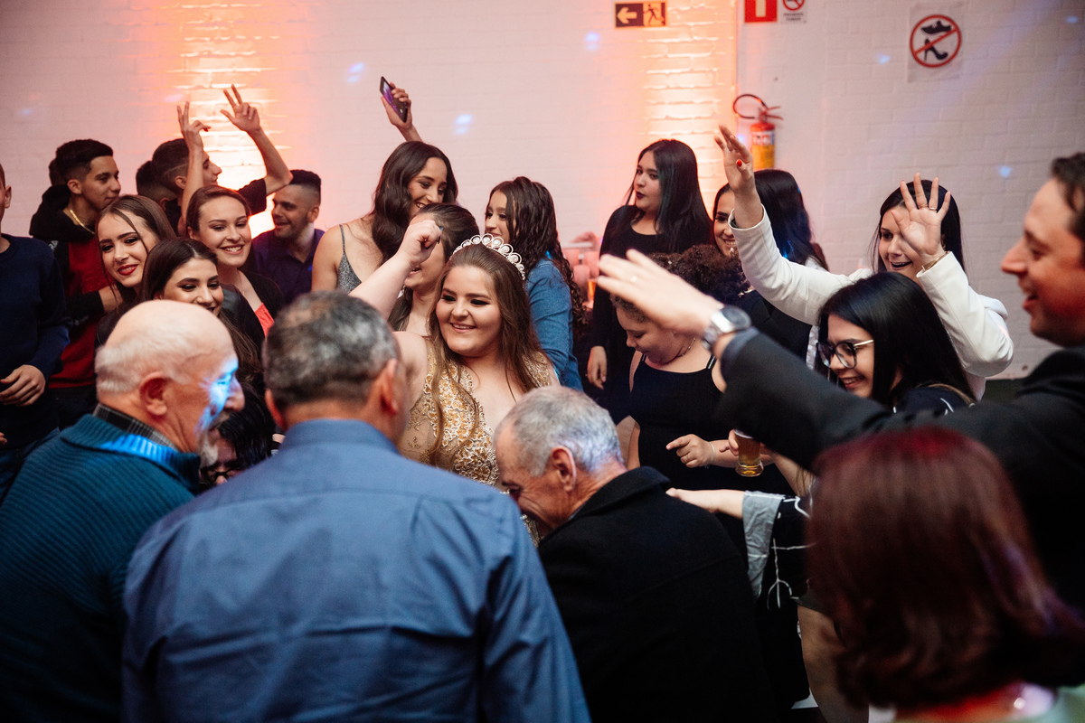 dos sonhos 15 anos menina moça debutante book festa de 15 15 anos fotografia de 15 anos fotografia de eventos garibaldi bento gonçalves sentimento essência vida vestido de 15 