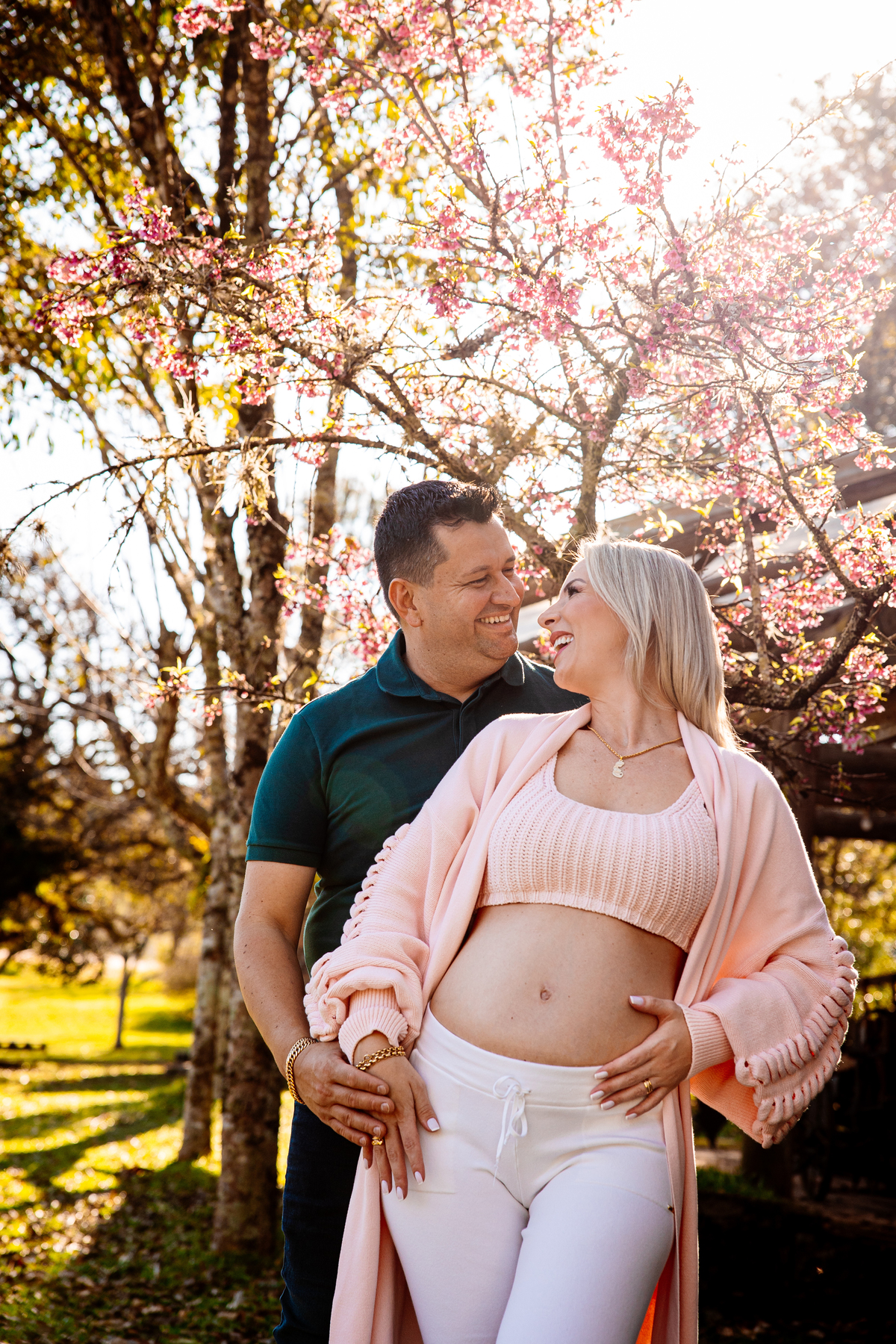 Ensaio Gestante Gestação  Bebê à Bordo Fotografia de gestante Fotógrafos em Garibaldi Fotografia em garibaldi Aline Bortolini Aline Bortolini Fotografia Fotografia em Bento Gonçalves Doce espera Fotografia no vale dos vinhedos Mãe de menina família