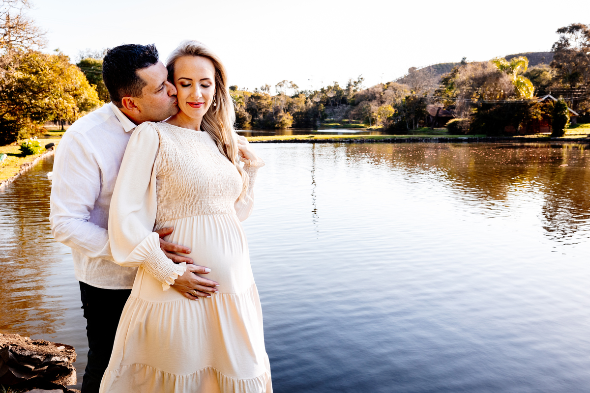 Ensaio Gestante Gestação  Bebê à Bordo Fotografia de gestante Fotógrafos em Garibaldi Fotografia em garibaldi Aline Bortolini Aline Bortolini Fotografia Fotografia em Bento Gonçalves Doce espera Fotografia no vale dos vinhedos Mãe de menina família
