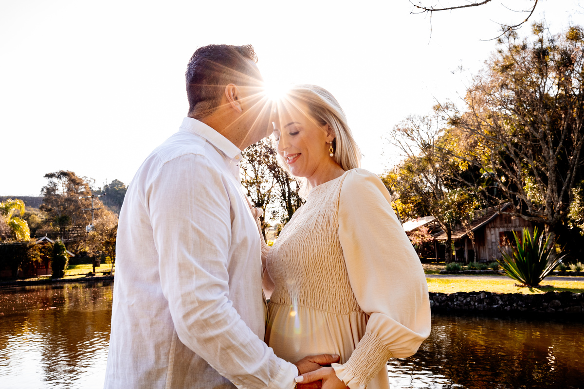 Ensaio Gestante Gestação  Bebê à Bordo Fotografia de gestante Fotógrafos em Garibaldi Fotografia em garibaldi Aline Bortolini Aline Bortolini Fotografia Fotografia em Bento Gonçalves Doce espera Fotografia no vale dos vinhedos Mãe de menina família