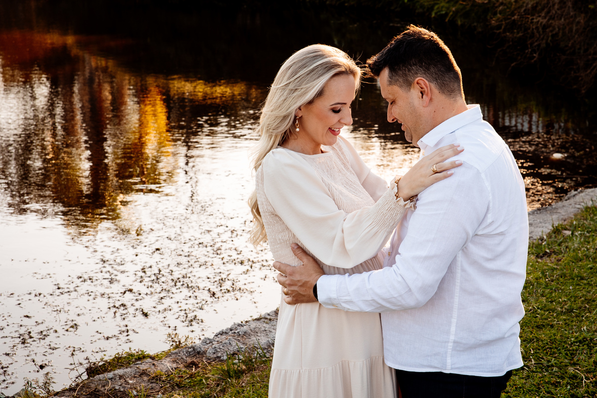 Ensaio Gestante Gestação  Bebê à Bordo Fotografia de gestante Fotógrafos em Garibaldi Fotografia em garibaldi Aline Bortolini Aline Bortolini Fotografia Fotografia em Bento Gonçalves Doce espera Fotografia no vale dos vinhedos Mãe de menina família