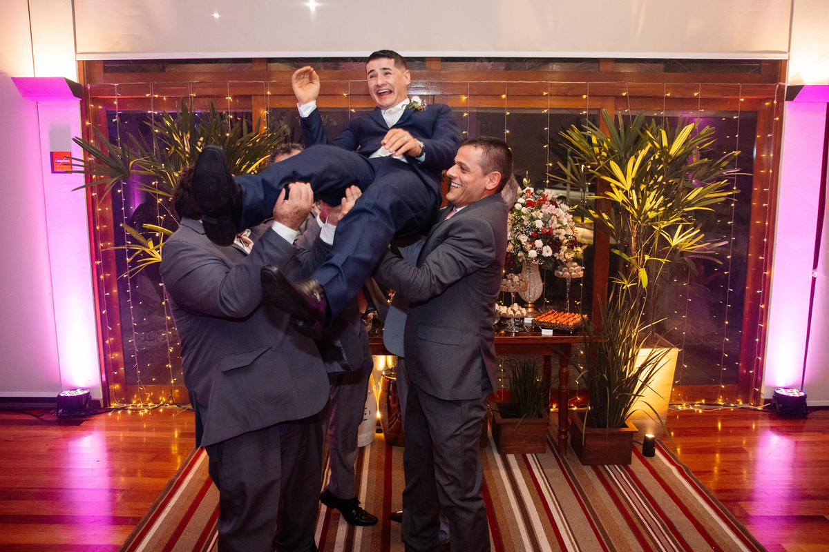 Aline Bortolini Fotografia
Fotógrafo no vale dos vinhedos
Case na Serra Gaúcha
casamento em Garibaldi 