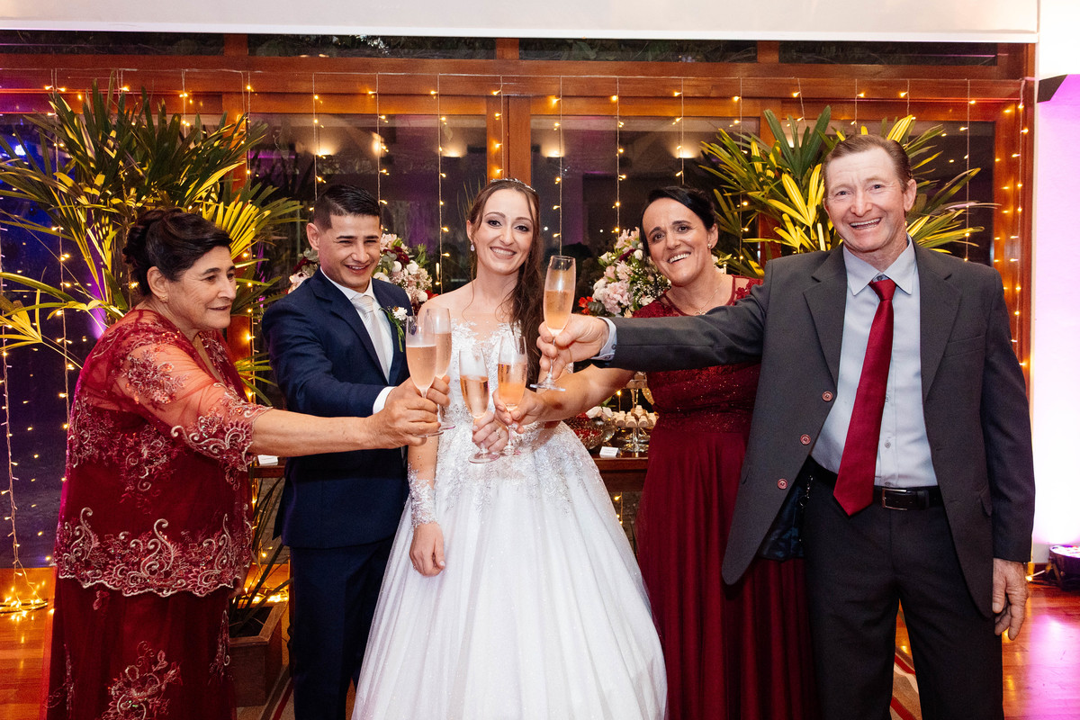 Aline Bortolini Fotografia
Fotógrafo no vale dos vinhedos
Case na Serra Gaúcha
casamento em Garibaldi 